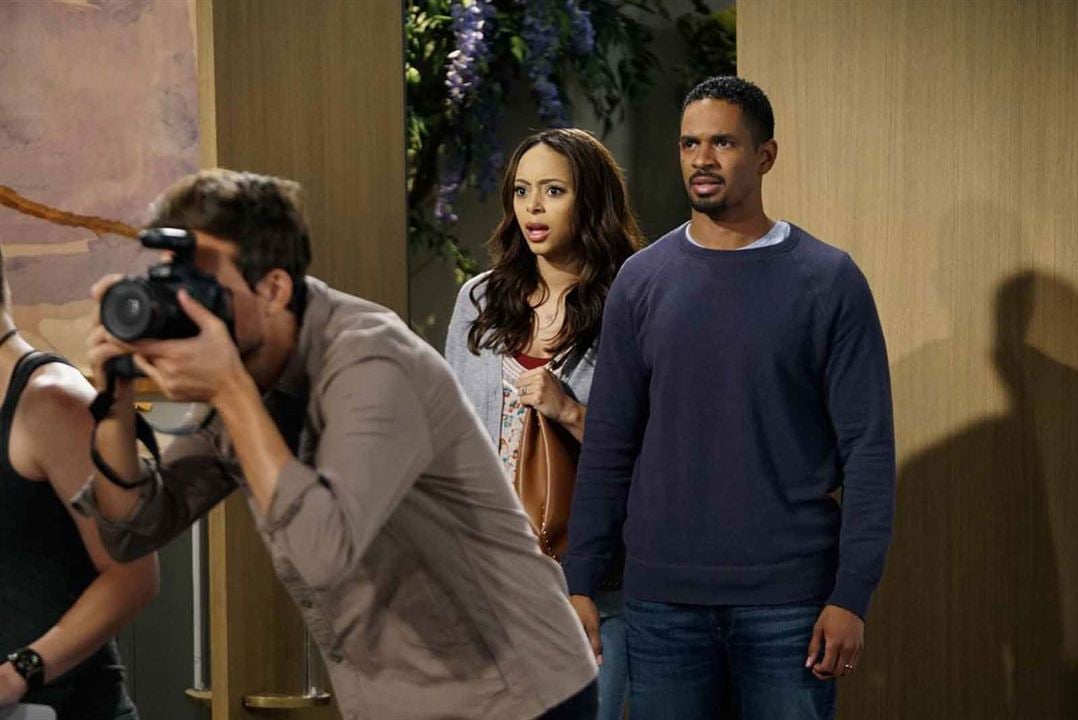 Happy Together : Foto Amber Stevens West, Damon Wayans Jr.