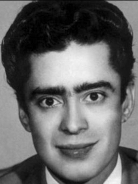 Cartel Adalberto Martínez