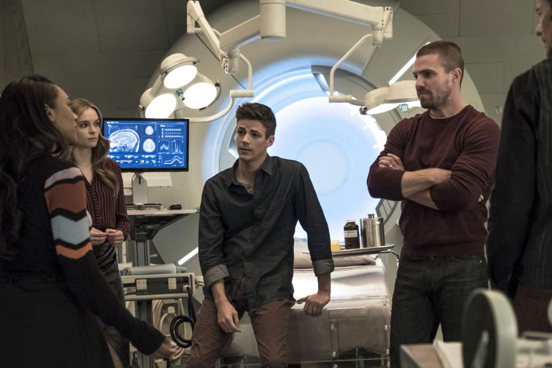 The Flash : Foto Grant Gustin, Danielle Panabaker, Stephen Amell, Candice Patton
