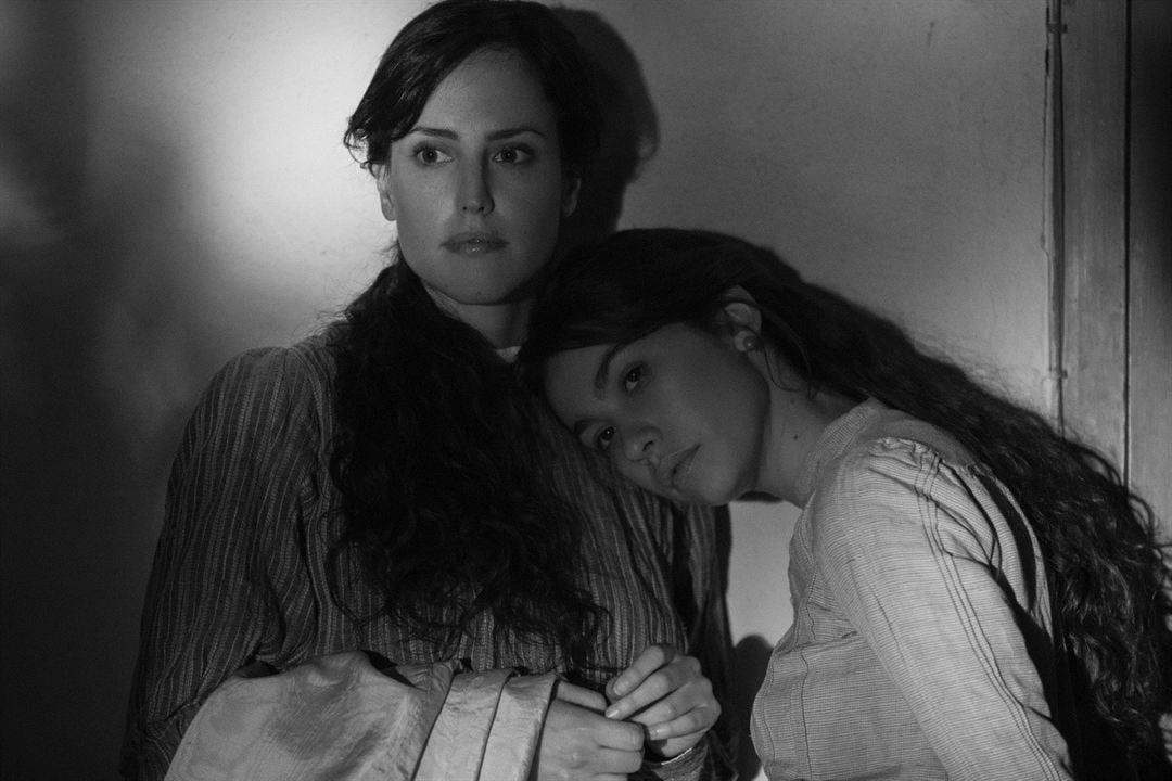 Elisa y Marcela : Foto Greta Fernández, Natalia de Molina