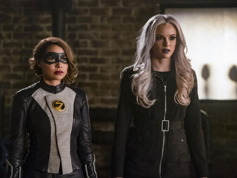 The Flash : Foto Danielle Panabaker, Jessica Parker Kennedy