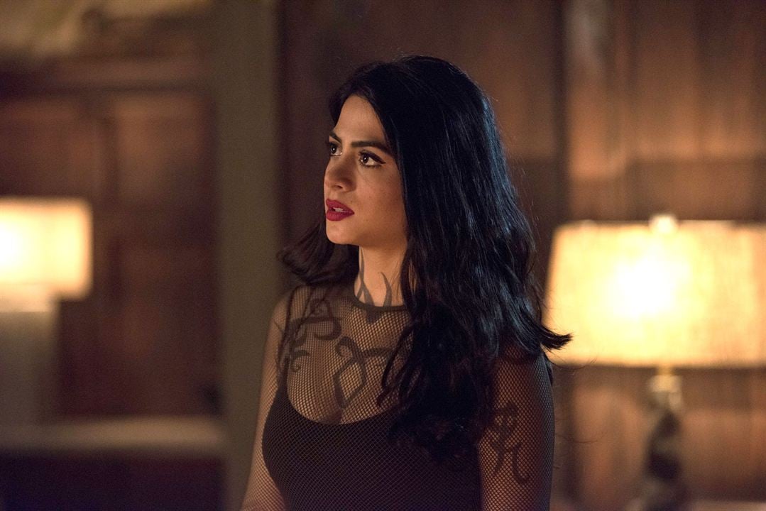 Shadowhunters : Foto Emeraude Toubia