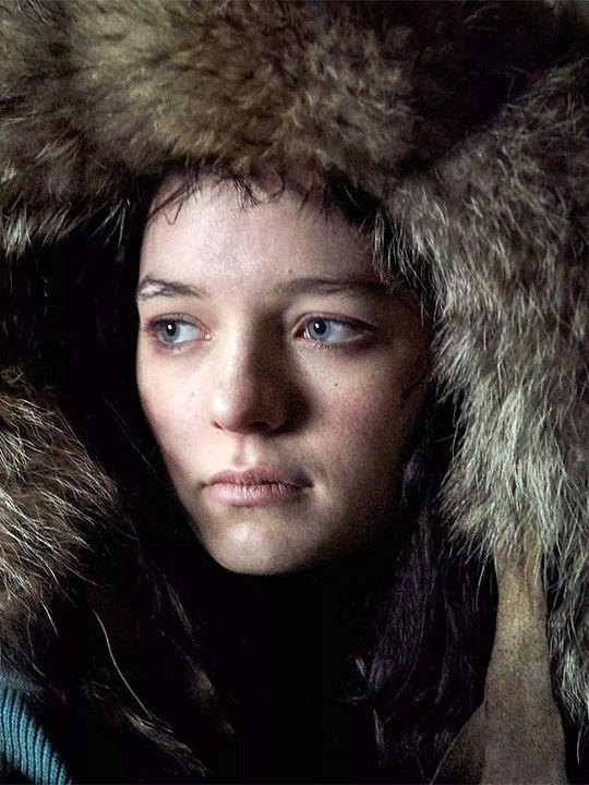 Cartel Esme Creed-Miles