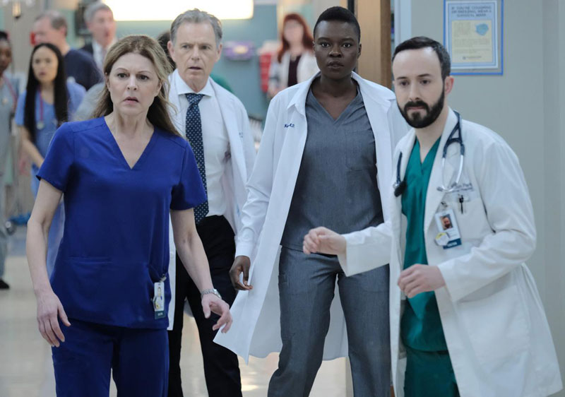 The Resident : Foto Jane Leeves, Bruce Greenwood, Tasso Feldman, Shaunette Renee Wilson