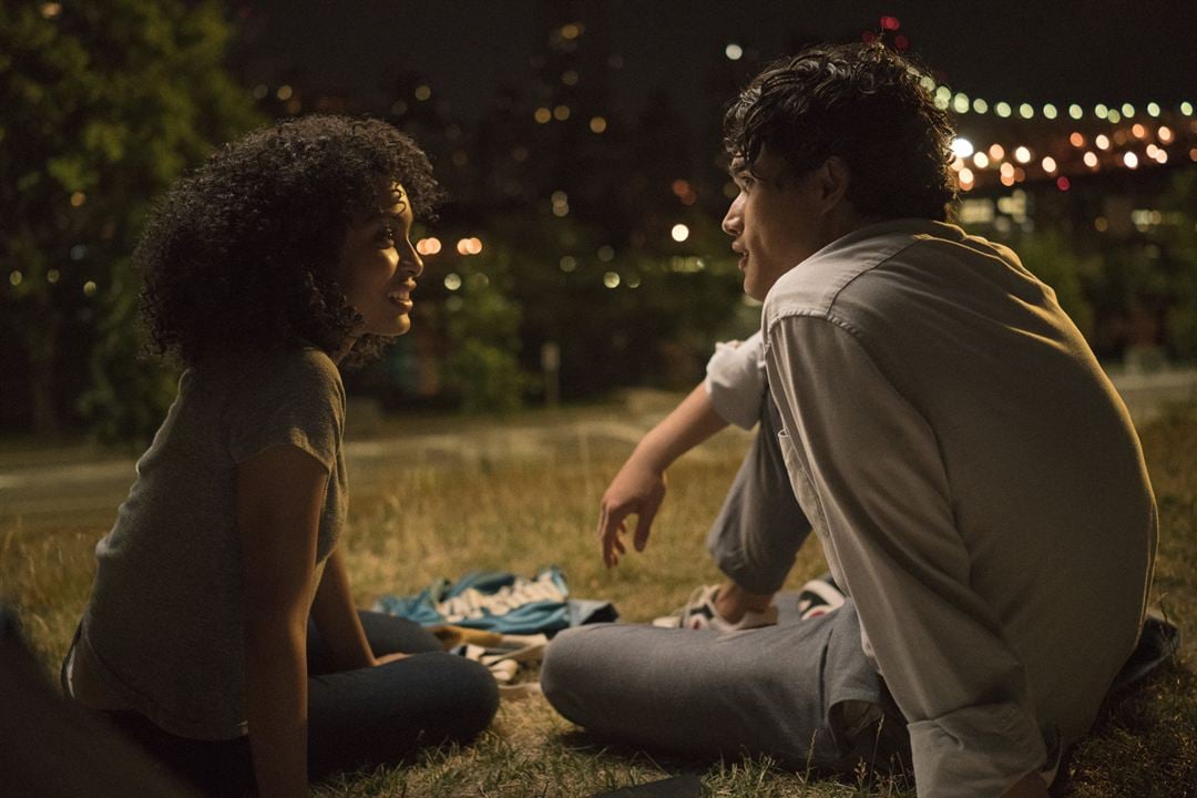 El Sol también es una estrella : Foto Yara Shahidi, Charles Melton