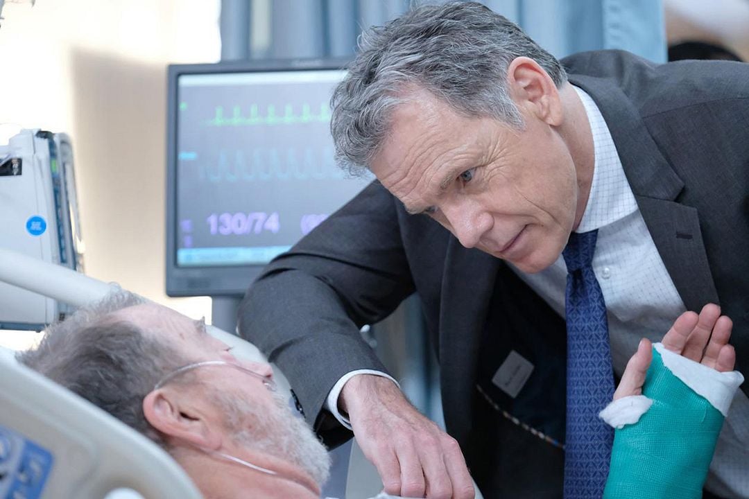 The Resident : Foto Bruce Greenwood