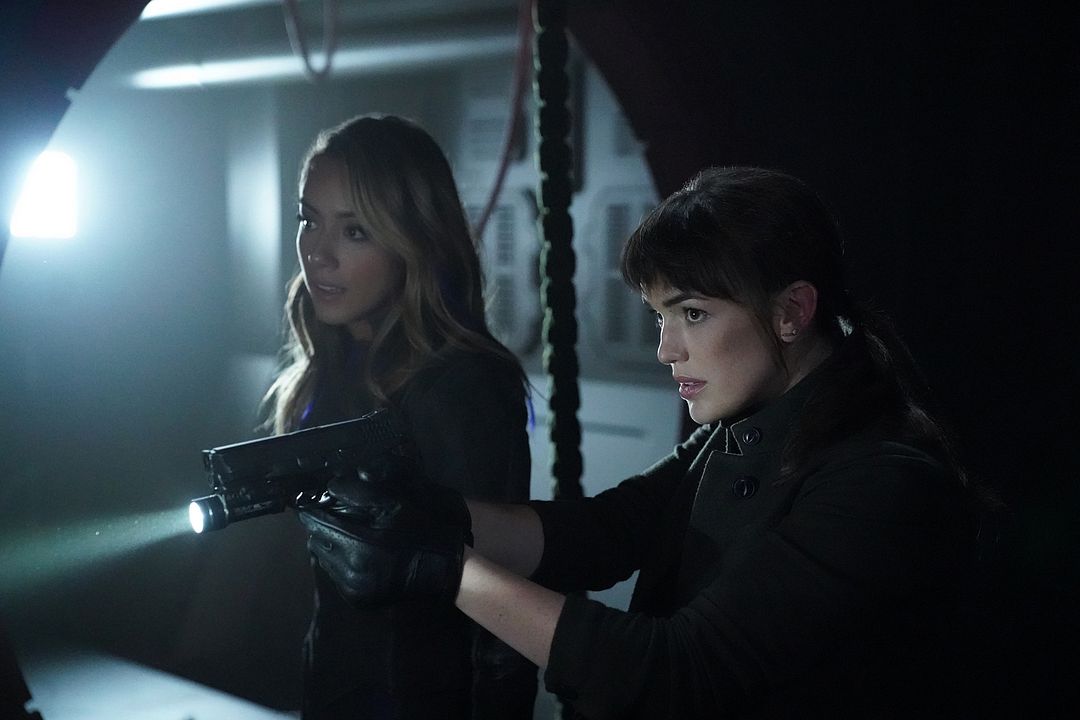 Marvel's Agents of S.H.I.E.L.D. : Foto Chloe Bennet, Elizabeth Henstridge