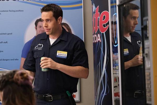 Superstore : Foto Jon Barinholtz