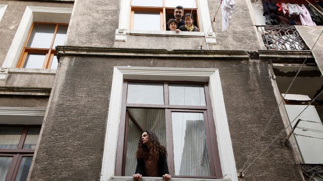 Mujer (Kadin) : Foto