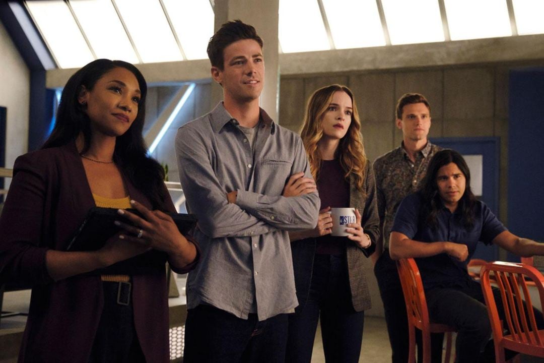The Flash : Foto Danielle Panabaker, Grant Gustin, Carlos Valdes, Hartley Sawyer, Candice Patton