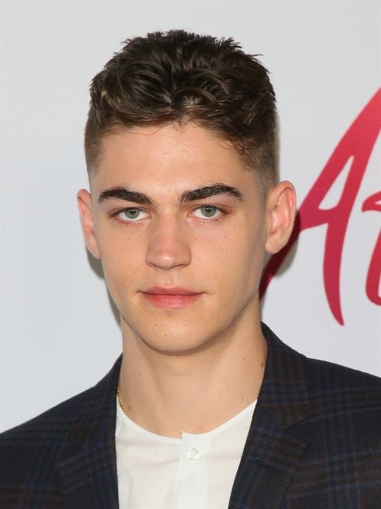 Cartel Hero Fiennes Tiffin