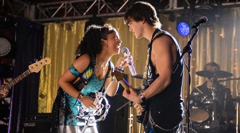 Julie and the Phantoms : Foto