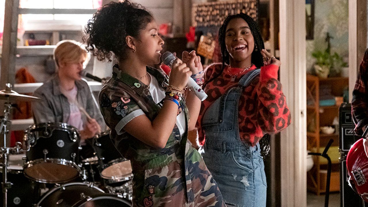 Julie and the Phantoms : Foto