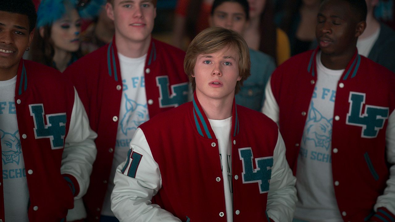 Julie and the Phantoms : Foto Sacha Carlson