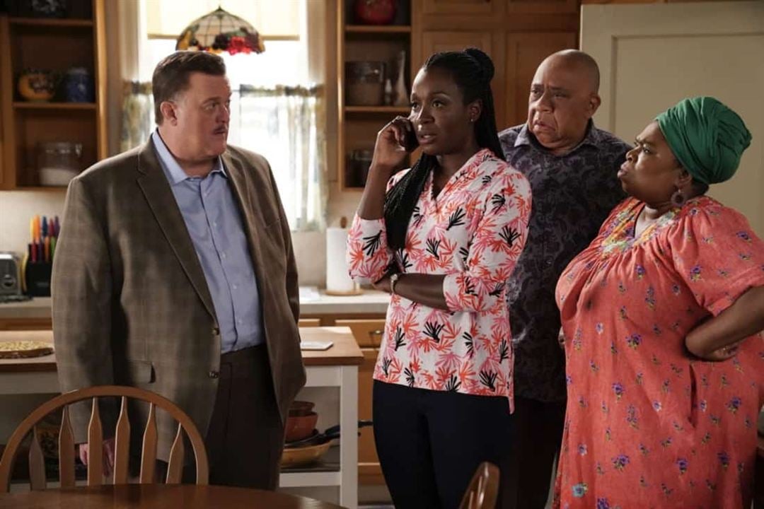 Foto Billy Gardell, Shola Adewusi, Folake Olowofoyeku, Barry Shabaka Henley