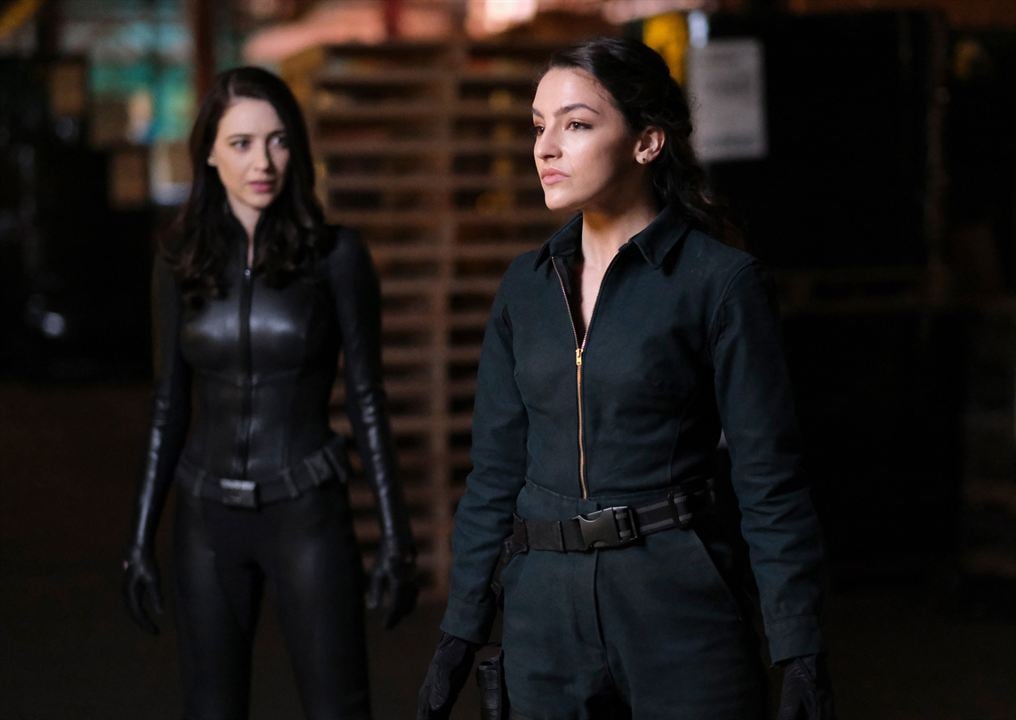 The Flash : Foto Natalie Dreyfuss, Kayla Compton