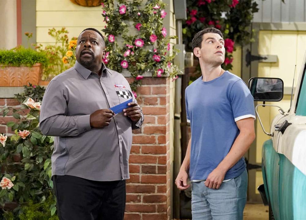 The Neighborhood : Foto Cedric The Entertainer, Max Greenfield