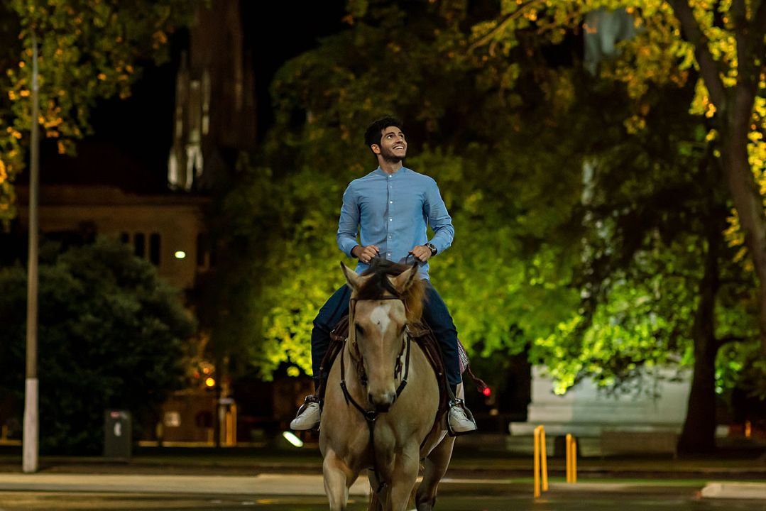 The Royal Treatment : Foto Mena Massoud