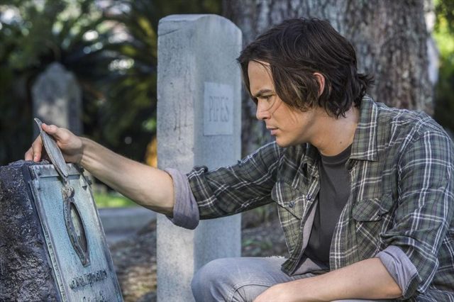 Ravenswood : Foto Tyler Blackburn