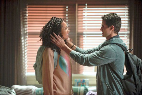 The Tomorrow People (2013) : Foto Robbie Amell, Madeleine Mantock