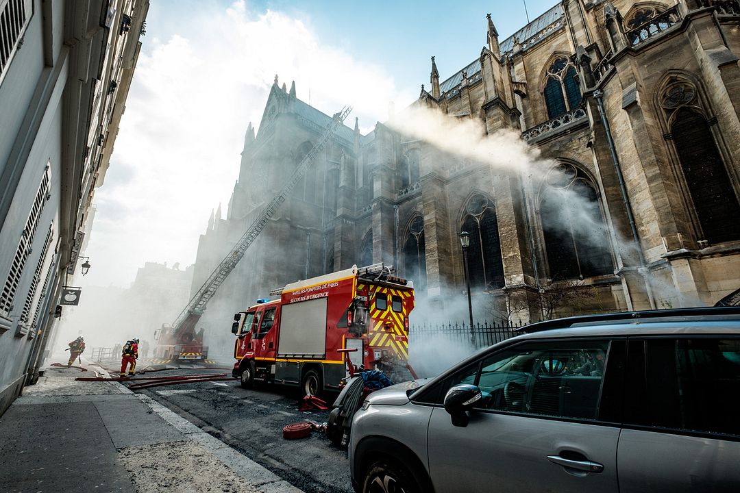 Arde Notre-Dame : Foto