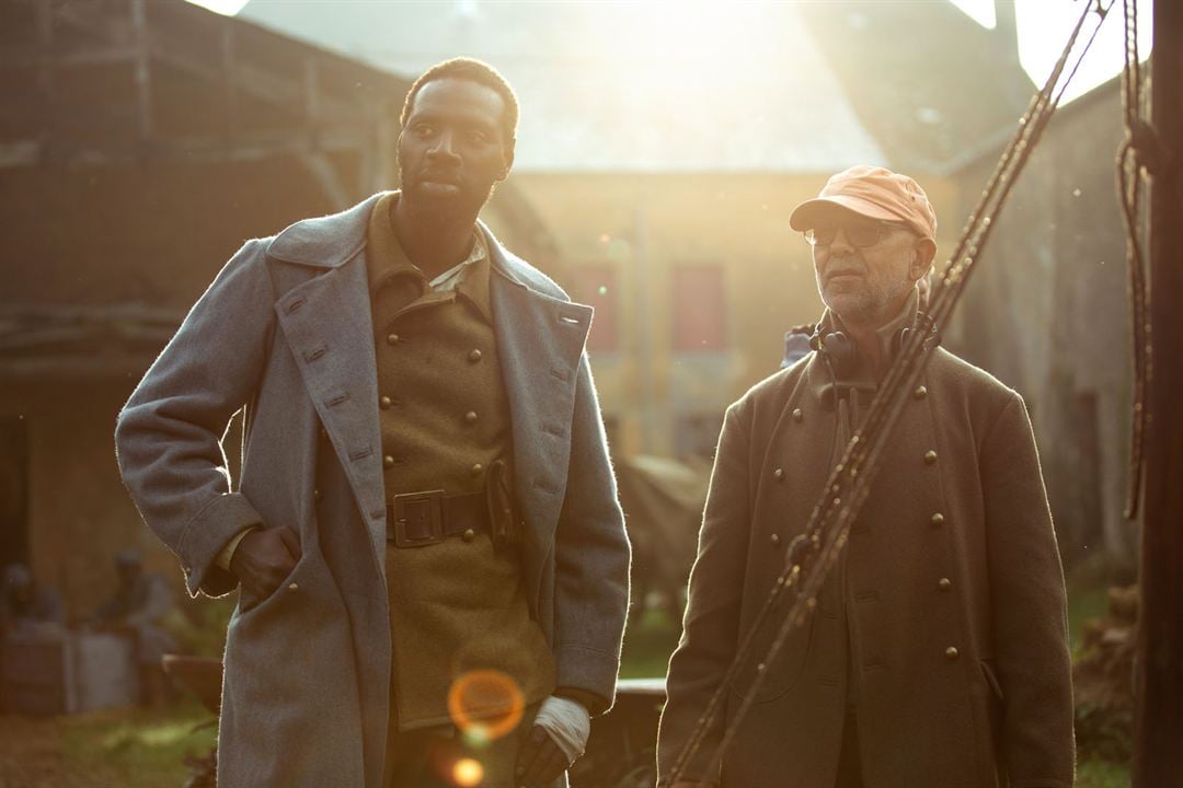 Padre y soldado : Foto Omar Sy