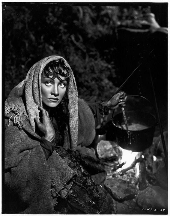 En las rayas de la mano : Foto Marlene Dietrich