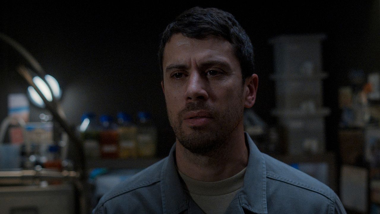 Para toda la humanidad : Foto Toby Kebbell