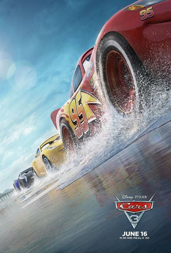 'Cars 3' Nuevo póster de la película con Rayo McQueen en plena carrera Noticias de cine